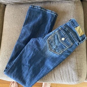 Super cute bootcut Daytrip jeans from The Buckle 28 extra long.